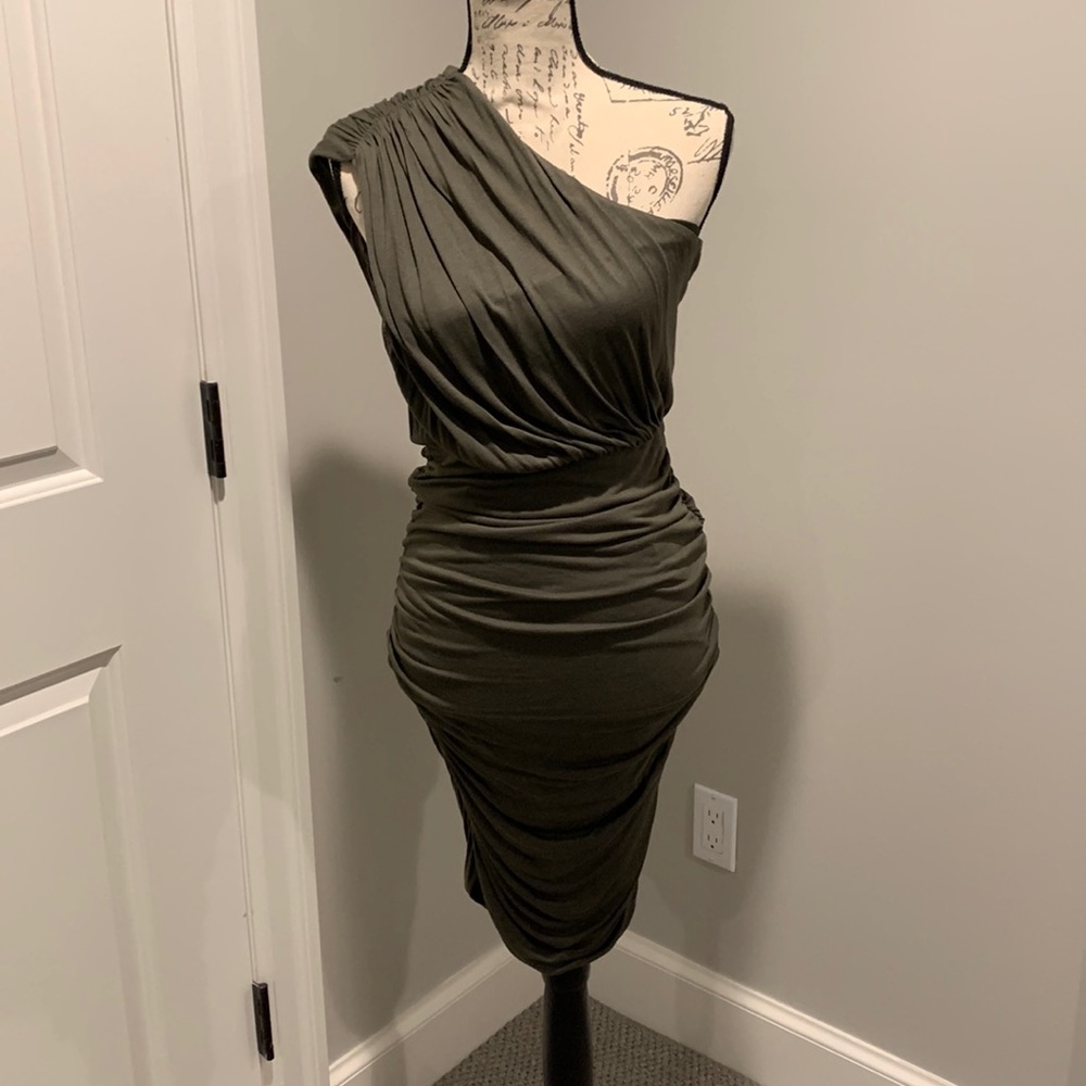 Alice and Olivia olive green ruched dress size medium